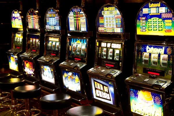 Betting interface and outcome display Dragon Tiger betting interface showing card positions and bet buttons